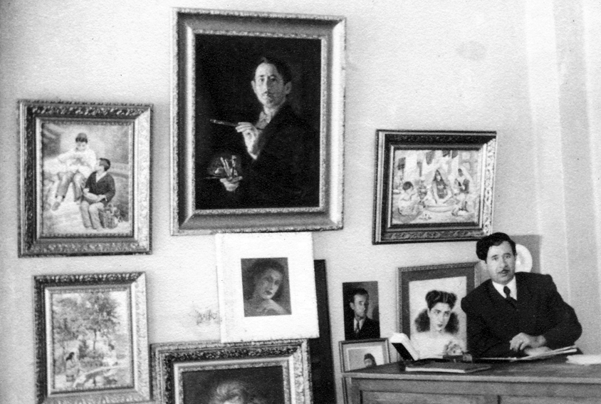 (۱۹۵۳) ۱۳۳۲- در آتلیه چهار راه جمهوری، کوچه سیمرغ، در (۱۳۳۰) او از جعفر، برادرش که از (۱۳۱۹) با هم آموزشگاه داشتند، جدا شد.